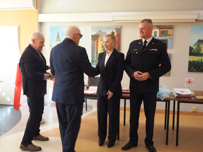 Odznaki Honorowe PCK dla zasłużonych