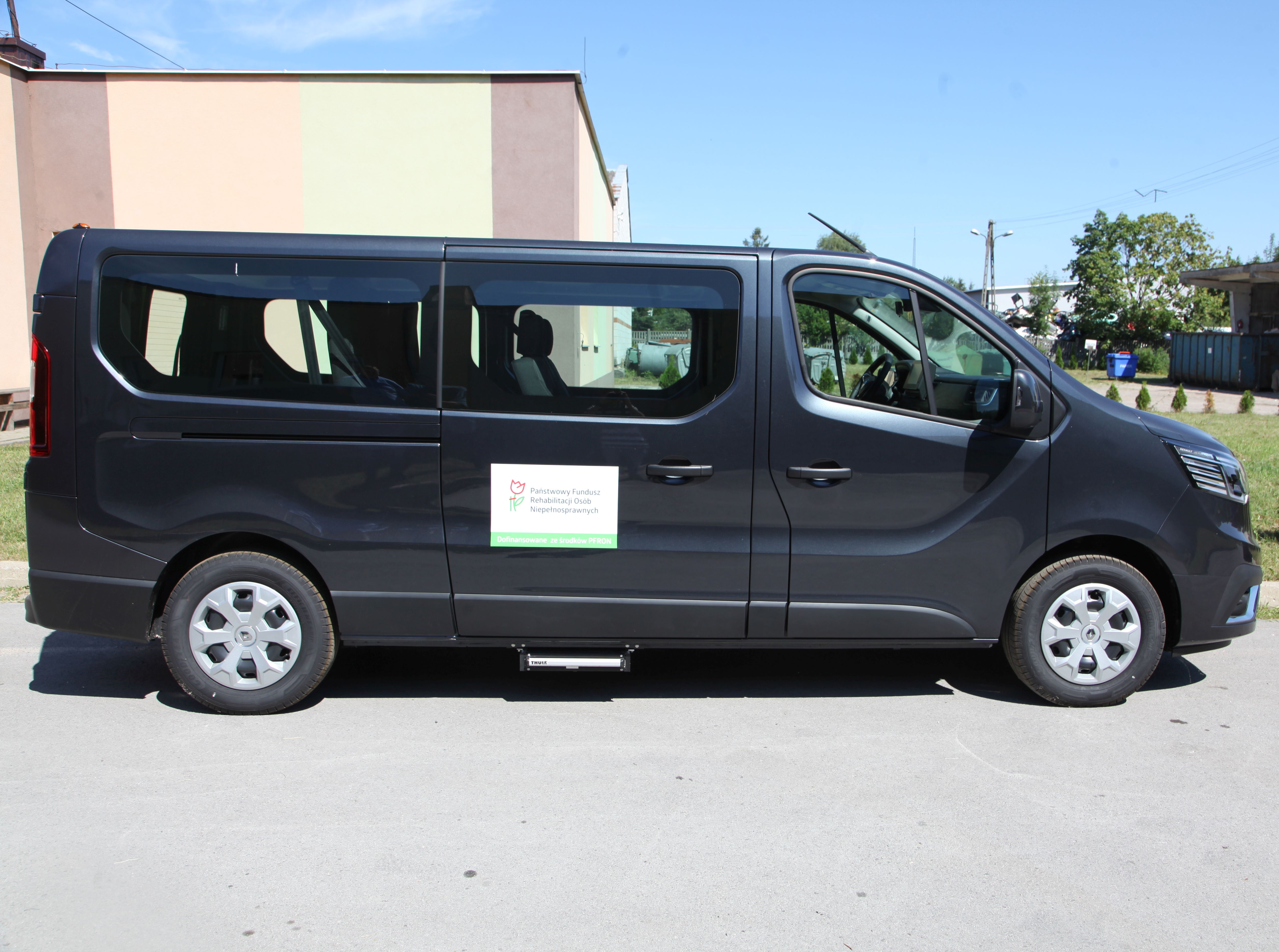 Mikrobus marki Renault Trafic, 9-cio osobowy