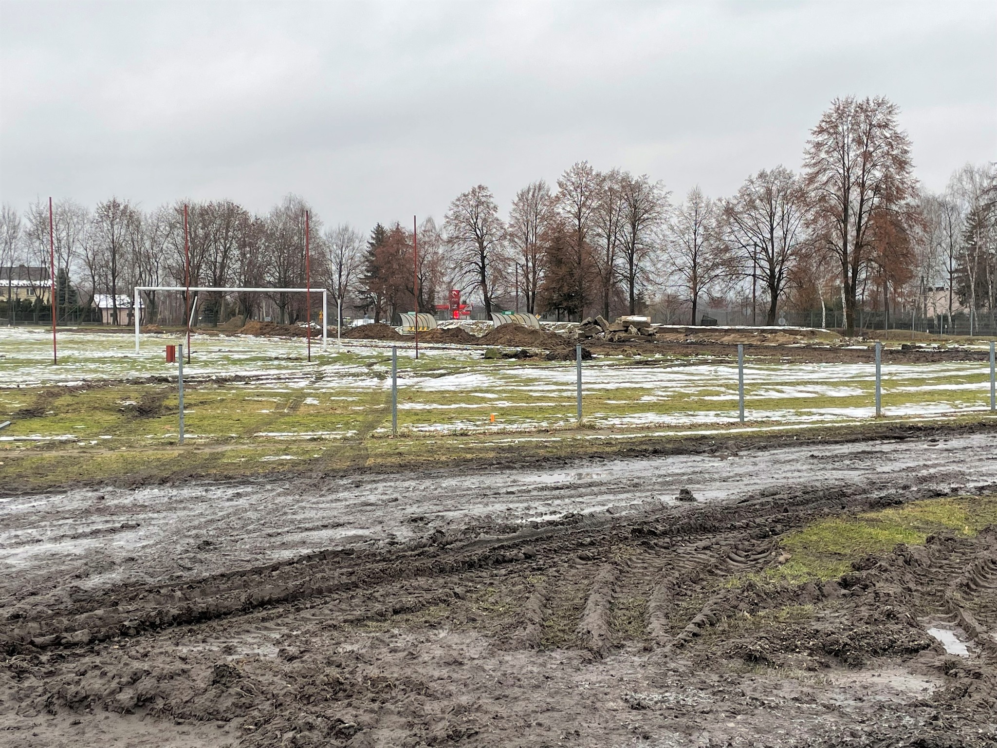 W Przysusze trwa przebudowa stadionu