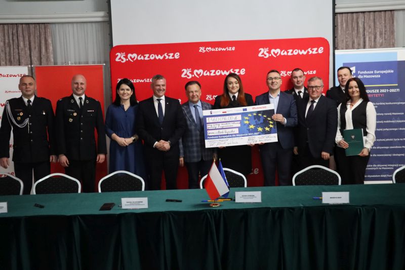 Nowe wozy strażackie dla OSP w Przysusze oraz OSP w Skrzyńsku