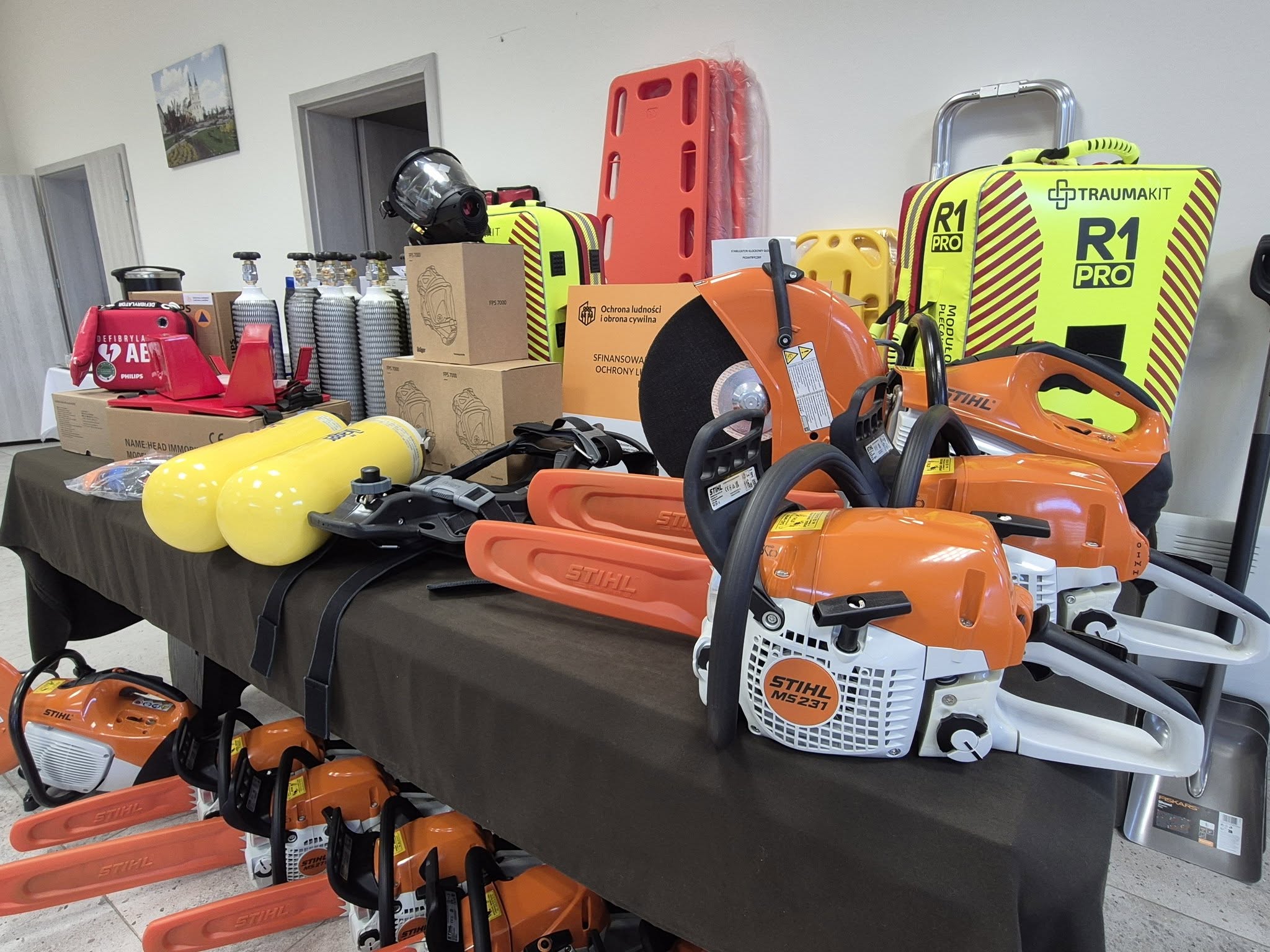 Uroczyste przekazanie jednostkom strażackim z terenu Gminy i Miasta Przysucha nowoczesnego sprzętu oraz wyposażenia 