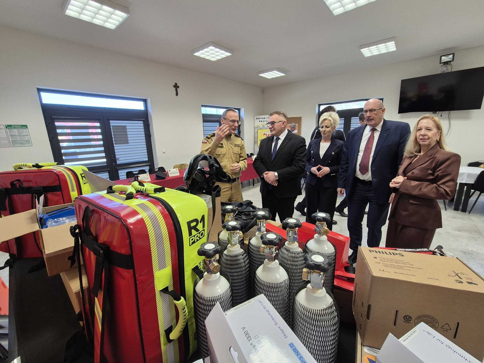 Uroczyste przekazanie jednostkom strażackim z terenu Gminy i Miasta Przysucha nowoczesnego sprzętu oraz wyposażenia 